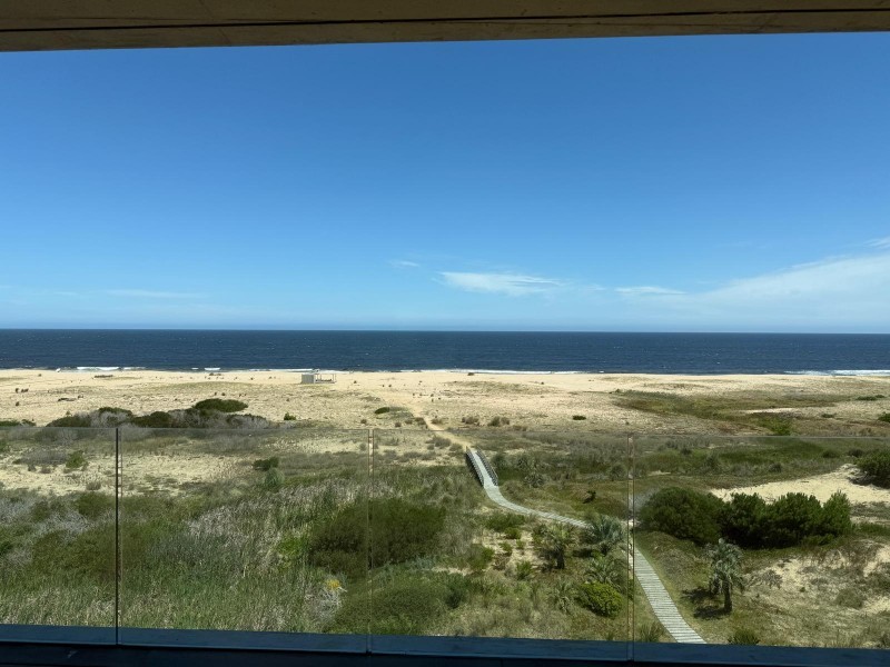 Unico y espectacular departamento en The Colette Residences. 